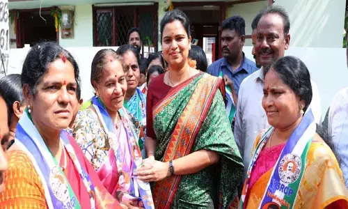టీడీపీ నుంచి వైఎస్సార్ కాంగ్రెస్‌ పార్టీలో చేరిన 30 మంది మ‌హిళ‌లు