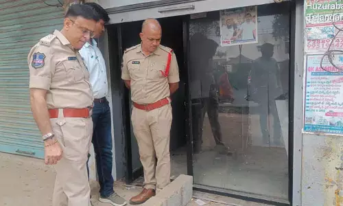 BREAKING: కరీంనగర్ జిల్లాలో భారీ చోరీ.. ఏటీఎం‌ను ధ్వంసం చేసి రూ.8.64 లక్షలతో జంప్