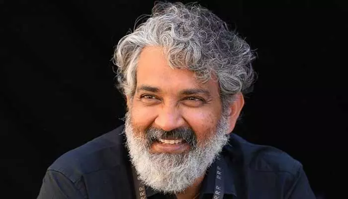 రాజమౌళి మహేష్ బాబు మూవీ లో విలన్గా బాలీవుడ్ స్టార్ హీరో.. రాజమౌళి మహేష్ బాబు మూవీ లో విలన్గా బాలీవుడ్ స్టార్ హీరో..