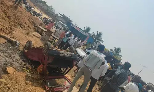 Atrocious: అనంతపురంలో ఘోర రోడ్డు ప్రమాదం.. ఢీకొన్న కార్లు.. భాదితుల పరిస్థితి..?