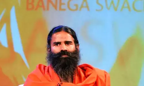 రామ్‌దేవ్‌బాబాకు సుప్రీంకోర్టు సమన్లు