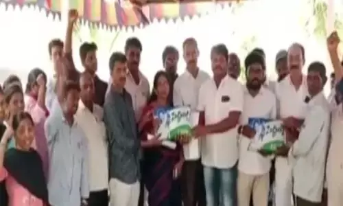 Big Breaking: వాలంటీర్లపై సస్పెన్షన్ వేటు.. అదే కారణమా..?