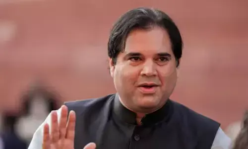 బీజేపీ ఎత్తు.. వరుణ్ గాంధీ పైఎత్తు..!!
