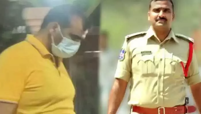 ఫోన్ ట్యాపింగ్ కేసులో మాజీ డీఎస్పీ ప్రణీత్ రావుకు చుక్కెదురు ఫోన్ ట్యాపింగ్ కేసులో మాజీ డీఎస్పీ ప్రణీత్ రావుకు చుక్కెదురు