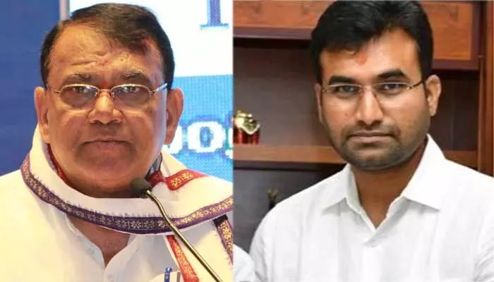 మాజీ స్పీకర్ పోచారంనకు బిగ్ షాక్.. కుమారుడు భాస్కర్ రెడ్డి పదవి ఊస్ట్ మాజీ స్పీకర్ పోచారంనకు బిగ్ షాక్.. కుమారుడు భాస్కర్ రెడ్డి పదవి ఊస్ట్