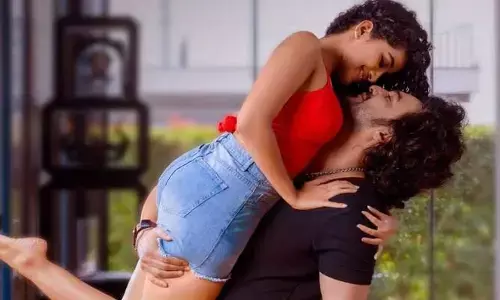 అనుపమతో వేదికపై సిద్దు జొన్నలగడ్డ చేసిన పనికి షాక్ అవుతున్న ఫ్యాన్స్.. వీడియో వైరల్