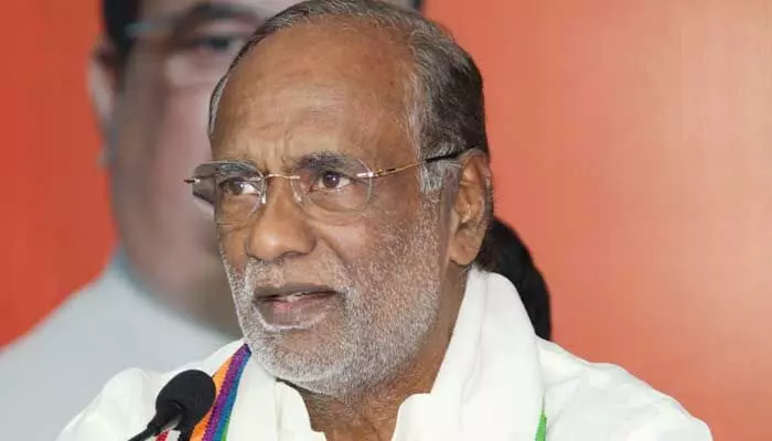BREAKING: ఫోన్ ట్యాపింగ్ కేసుపై బీజేపీ ఎంపీ లక్ష్మణ్ కీలక వ్యాఖ్యలు BREAKING: ఫోన్ ట్యాపింగ్ కేసుపై బీజేపీ ఎంపీ లక్ష్మణ్ కీలక వ్యాఖ్యలు