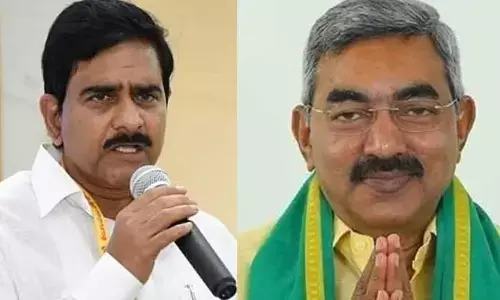 ఇద్దరు టీడీపీ సీనియర్లకు షాక్... పార్టీ కండువాలు దహనం