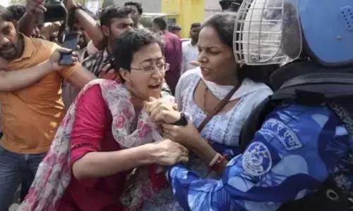 ఢిల్లీలో హైటెన్షన్ .. ఆప్ శ్రేణుల నిరసనలు.. మంత్రులు అరెస్ట్