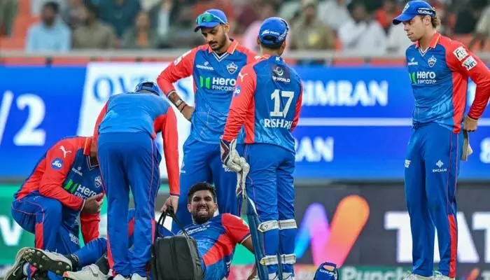 ఢిల్లీకి ఎదురుదెబ్బ.. ఇషాంత్ శర్మకు గాయం ఢిల్లీకి ఎదురుదెబ్బ.. ఇషాంత్ శర్మకు గాయం