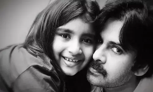 పవన్ - ఆద్య ఆ విషయంలో సేమ్ టు సేమ్.. బ్లడ్ రిలేషన్ ఎక్కడికి పోతుంది చెప్పండి..  వీడియోలు కంపేర్ చేస్తూ మురిసిపోతున్న ఫ్యాన్స్
