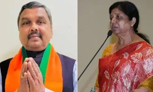 గుజరాత్‌లో బీజేపీకి షాక్: పోటీ నుంచి తప్పుకున్న ఎంపీ అభ్యర్థులు