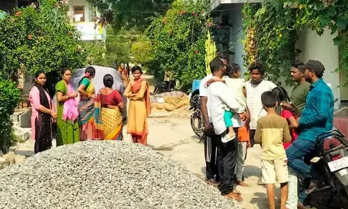 నెంబర్ ప్లేట్ ‌లేని బైకుతో వచ్చి కిడ్నాప్‌కు యత్నం