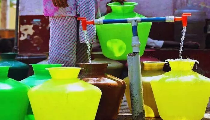 బెంగళూరులో నీళ్లు వృధా చేసినందుకు 22 కుటుంబాలపై రూ. 5 వేలు చొప్పున ఫైన్
