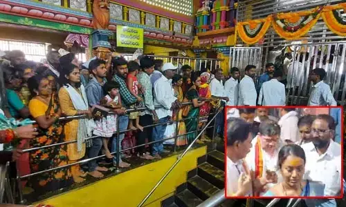 మంత్రి పొన్నంకు నిరసన సెగ.. మినిస్టర్ డౌన్ డౌన్ అంటూ నినాదాలు