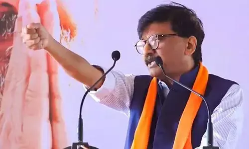 కేజ్రీవాల్ అంటే మోడీకి భయం: శివసేన ఎంపీ సంజయ్ రౌత్