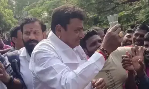 మంత్రి అంబటిపై మరోసారి నటుడు పృథ్వీ సెటర్స్