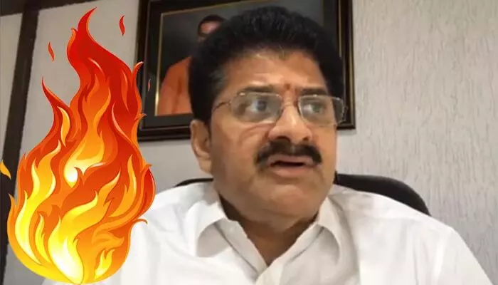 AP: అనపర్తి నియోజకవర్గంలో రగులుకున్న టికెట్ చిచ్చు.. బీజేపీ అభ్యర్థికి సహకరించేది లేదంటూ నల్లమిల్లి ఫైర్ AP: అనపర్తి నియోజకవర్గంలో రగులుకున్న టికెట్ చిచ్చు.. బీజేపీ అభ్యర్థికి సహకరించేది లేదంటూ నల్లమిల్లి ఫైర్