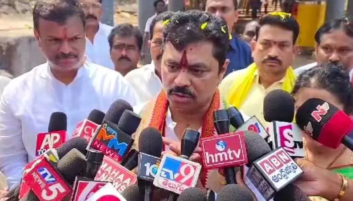 AP Politics:రాష్ట్రంలో కూటమి విజయం తధ్యం.. బీజేపీ నేత AP Politics:రాష్ట్రంలో కూటమి విజయం తధ్యం.. బీజేపీ నేత