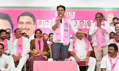 నేనే రంగంలోకి దిగుతా.. వలసలపై కేటీఆర్ హాట్  కామెంట్స్