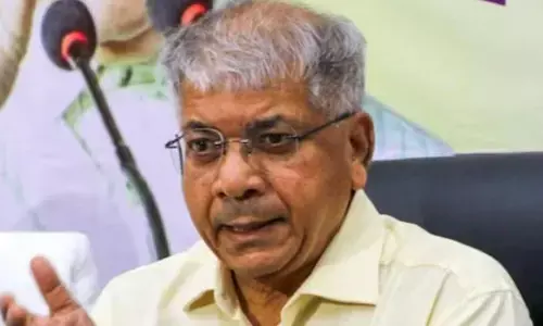 మహారాష్ట్రలో మరో ఫ్రంట్ ఏర్పాటు: వీబీఏ చీఫ్ ప్రకాష్ అంబేడ్కర్