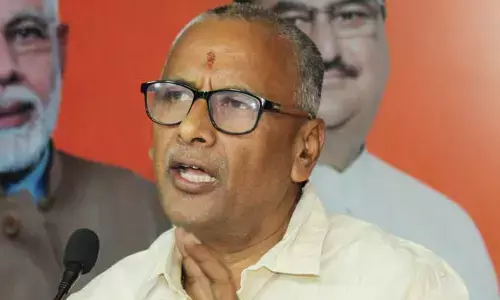 సీఎం రేవంత్‌రెడ్డి ఎన్నికల కోడ్ ఉల్లంఘించారు: మాజీ ఎమ్మెల్యే ఎన్వీఎస్ఎస్ ప్రభాకర్