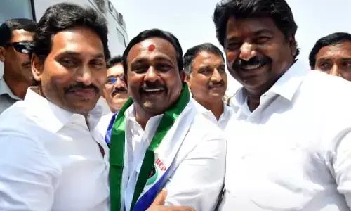 ముమ్మిడివరంలో జనసేన షాక్.. వైసీపీలో చేరిన కీలక నేతలు