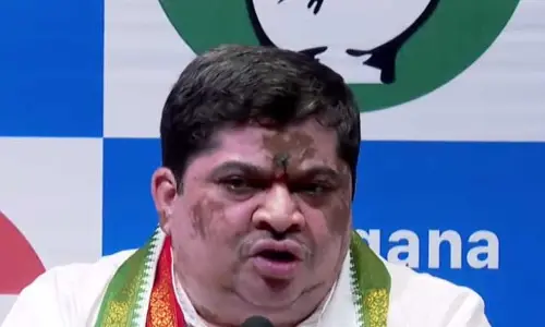 ఒళ్లు దగ్గర పెట్టుకుని మాట్లాడాలి.. మంత్రులు బీజేపీతో టచ్ ఉన్నారన్న వ్యాఖ్యలపై పొన్నం ఫైర్