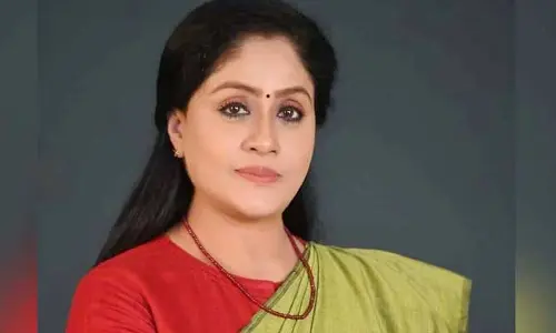 హీరోలపై విజయశాంతి సంచలన వ్యాఖ్యలు.. రాజకీయాల్లోకి రాగానే సీఎంలు అయిపోరంటూ ఫైర్!