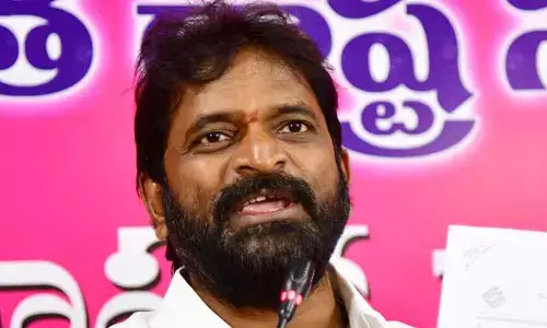 ఆర్మీలో పనిచేసిన ఉత్తమ్ కుమార్ రెడ్డి అలాగేనా మాట్లాడేది: శ్రీనివాస్ గౌడ్