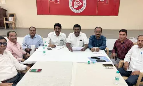 మమ్మల్ని బ్లేమ్ చేయొద్దు.. కరెంటు కోతలపై విద్యుత్ ఉద్యోగుల జేఏసీ