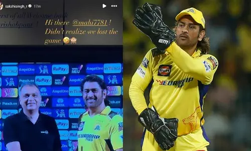 ధోనీ ఫొటోపై సాక్షి రియాక్షన్.. ఓడిపోయామని ఇంకా తెలియదేమో అంటూ కామెంట్