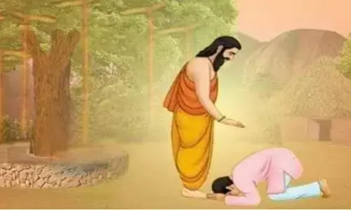 పాదాలకు నమస్కరిస్తే ఇన్ని ప్రయోజనాలు కలుగుతాయా..