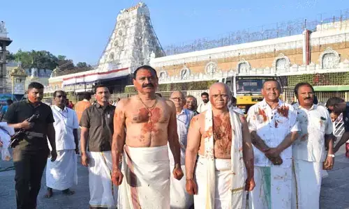 శ్రీవారి ఆలయంలో శాస్త్రోక్తంగా కోయిల్‌ ఆళ్వార్‌ తిరుమంజనం..