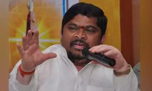 బీఆర్ఎస్‌కు అలవాటుగా శవ రాజకీయాలు: మంత్రి పొన్నం ఫైర్