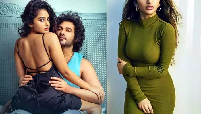 ‘టిల్లు స్క్వేర్’లో లిల్లీ పాత్ర వదులుకున్న యంగ్ బ్యూటీ ఎవరో తెలుసా..? ‘టిల్లు స్క్వేర్’లో లిల్లీ పాత్ర వదులుకున్న యంగ్ బ్యూటీ ఎవరో తెలుసా..?