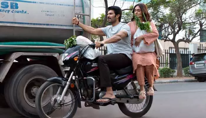 వామ్మో ‘ఫ్యామిలీ స్టార్’ లో ఇన్ని బూతులా..? వామ్మో ‘ఫ్యామిలీ స్టార్’ లో ఇన్ని బూతులా..?