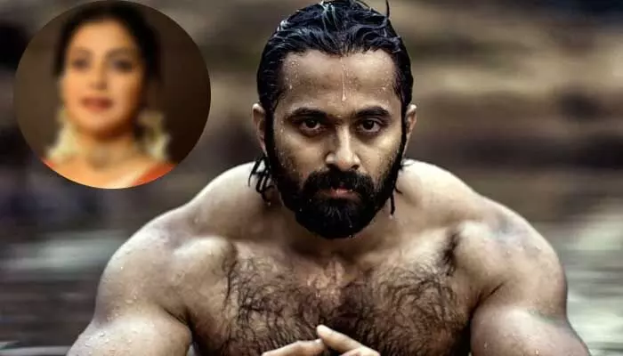 ఆ హీరోయిన్తో డేటింగ్పై స్పందించి షాకింగ్ కామెంట్స్ చేసిన ఉన్ని ముకుందన్! ఆ హీరోయిన్తో డేటింగ్పై స్పందించి షాకింగ్ కామెంట్స్ చేసిన ఉన్ని ముకుందన్!