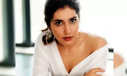 ఆ ఒక్కటి అడగొద్దంటూ ఎస్కేప్ అయిన రాశీ ఖన్నా..!