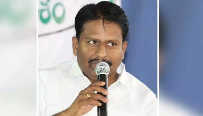 కేటీఆర్ లీగల్ నోటీసులపై స్పందించిన కాంగ్రెస్ MLA యెన్నం కేటీఆర్ లీగల్ నోటీసులపై స్పందించిన కాంగ్రెస్ MLA యెన్నం