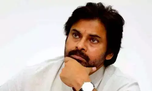 పవన్ కల్యాణ్ సభలో చాకుల కలకలం.. పోలీసుల అదుపులో ఇద్దరు యువకులు..!