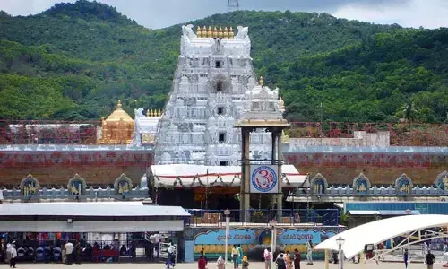 Tirumala Samacharam: తిరుమలలో పెరిగిన భక్తుల రద్దీ.. దేవదేవుడి దర్శనానికి ఎంత సమయం పడుతుందంటే?