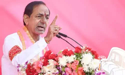 కారు.. రివర్స్ గేర్.. ఎంపీ ఎన్నికల కోసం గులాబీ బాస్ కీలక నిర్ణయం!