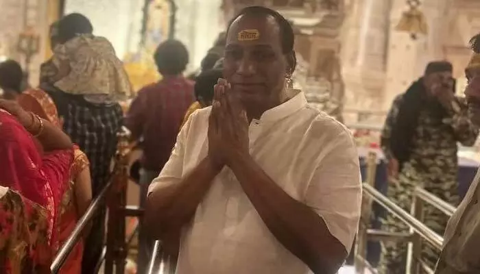 జై శ్రీరామ్ నినాదంపై బీఆర్ఎస్, బీజేపీ మధ్య మాటల యుద్ధం.. ఊహించని ట్విస్ట్ ఇచ్చిన మల్లారెడ్డి జై శ్రీరామ్ నినాదంపై బీఆర్ఎస్, బీజేపీ మధ్య మాటల యుద్ధం.. ఊహించని ట్విస్ట్ ఇచ్చిన మల్లారెడ్డి