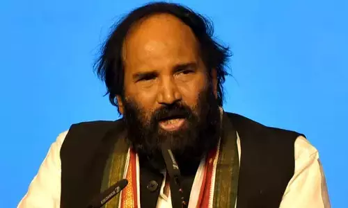దొంగ పాసుపోర్టులు అమ్మి రాజకీయాల్లోకి రాలేదు.. మంత్రి ఉత్తమ్ కీలక వ్యాఖ్యలు