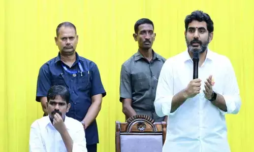 పనికిమాలిన మంత్రులతో పరిశ్రమలు ఎలా వస్తాయి?:నారా లోకేష్