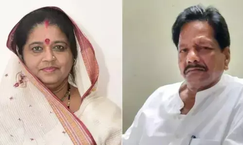 ఎన్నికల్లో భార్య వర్సెస్ భర్త : ఇల్లు వదిలి వెళ్లిపోయిన భర్త