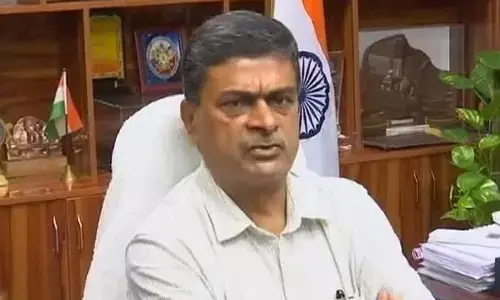 ఆ రాష్ట్రాలన్నీ అప్పుల ఊబిలో కూరుకుపోవడం ఖాయం: కేంద్ర మంత్రి ఆర్ కే సింగ్ వార్నింగ్