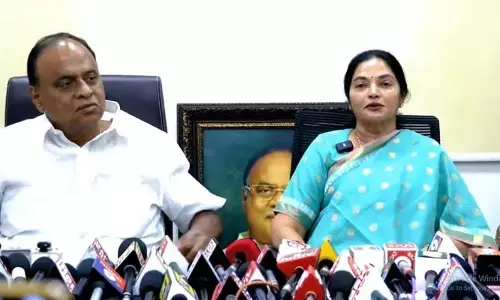తప్పుడు ప్రచారాలు నమ్మొద్దు.. టీడీపీని వీడే ప్రసక్తే లేదు: వీపీఆర్ దంపతులు