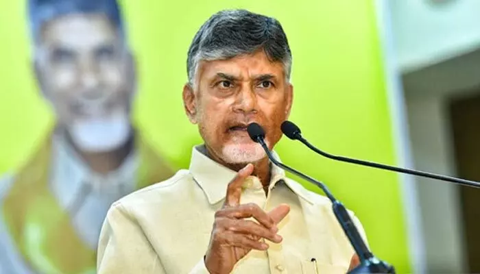 ఐదేళ్ల వైసీపీ పాలనలో జనం నరకయాతన అనుభవించారు: ఉయ్యూరు సభలో చంద్రబాబు ఐదేళ్ల వైసీపీ పాలనలో జనం నరకయాతన అనుభవించారు: ఉయ్యూరు సభలో చంద్రబాబు